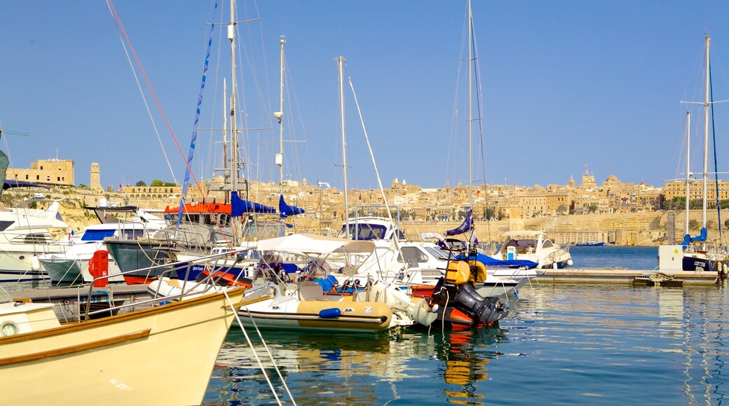 Kalkara which includes a marina