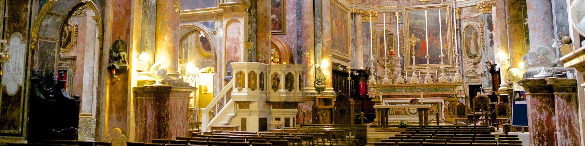 Collegiate Church of St. Paul\'s Shipwreck which includes a church or cathedral, religious elements and interior views