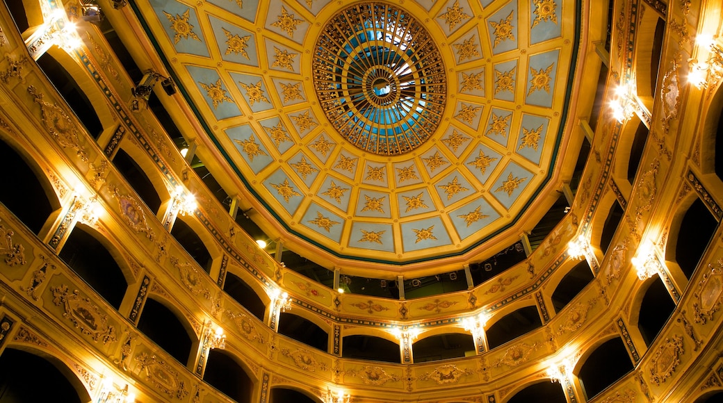 Manoel Theatre showing heritage architecture, theater scenes and interior views