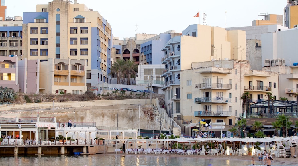 Playa St. George ofreciendo una ciudad costera