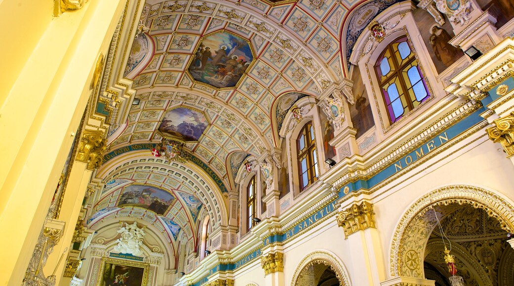 Malta ofreciendo una iglesia o catedral, arquitectura patrimonial y elementos religiosos