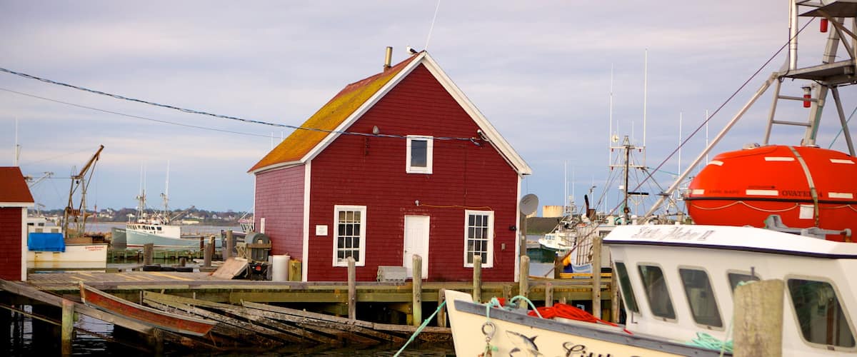 Yarmouth featuring a marina