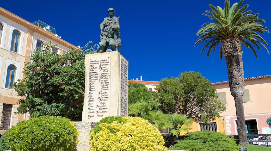 Arzachena ofreciendo jardín y un monumento