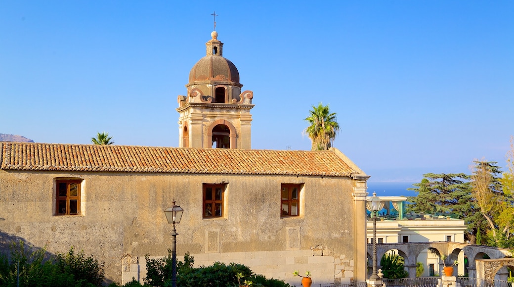 Messina which includes a church or cathedral, religious elements and heritage architecture