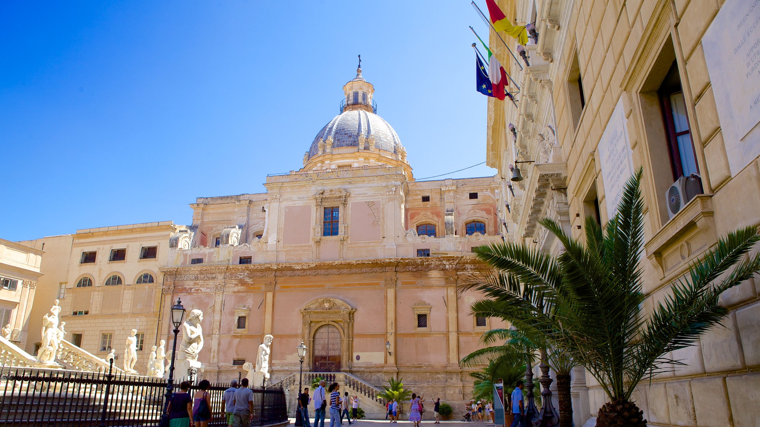 Palermo showing heritage architecture, a square or plaza and a church or cathedral