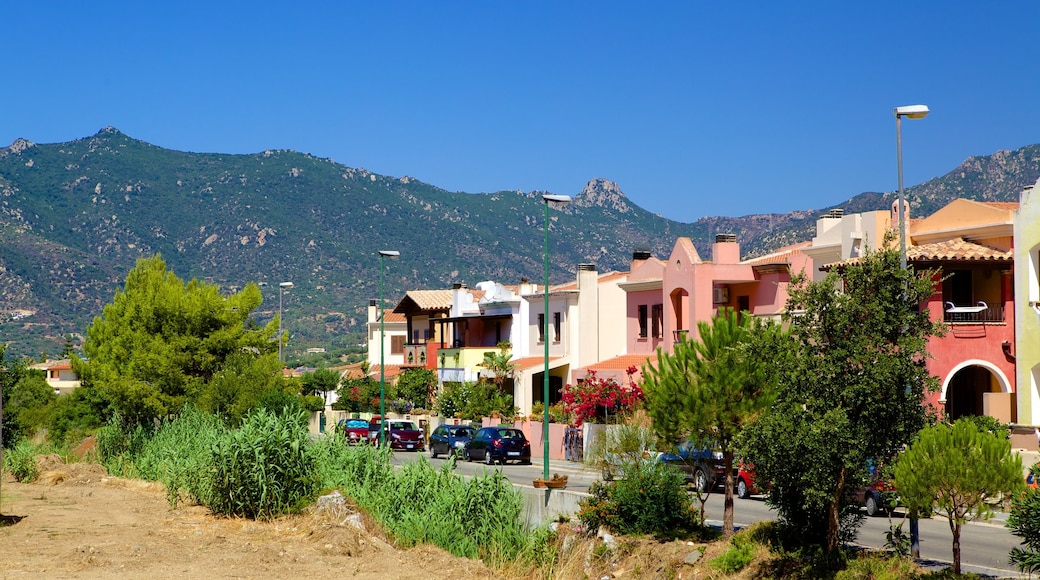 Cagliari, Villasimius, södra Sardinien presenterar gatuliv och ett hus