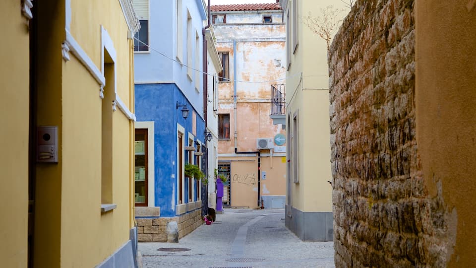 Olbia que inclui cenas de rua