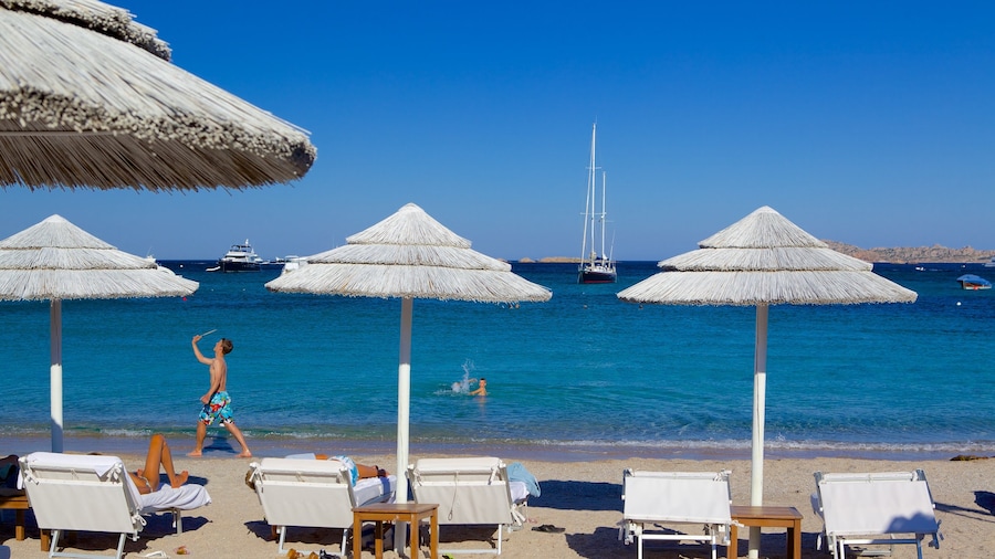 Romazzino Beach showing a sandy beach