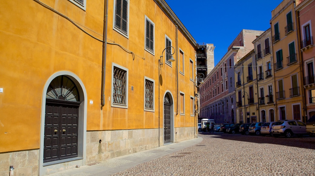 Cagliari montrant petite ville ou village, patrimoine architectural et scènes de rue