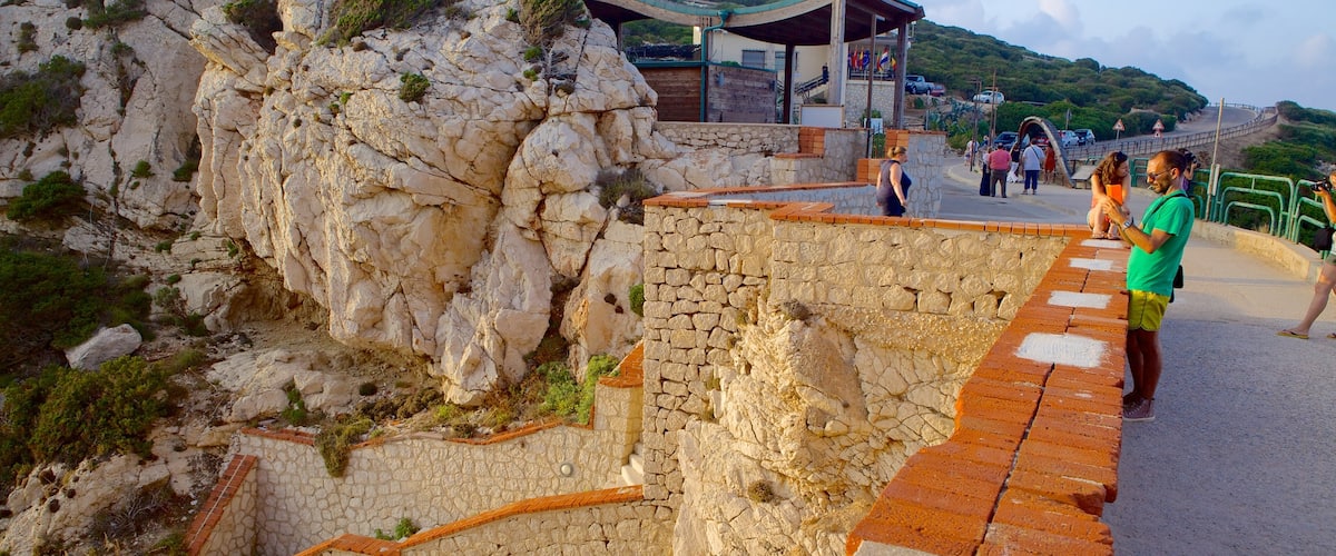 Capo Caccia qui includes vues