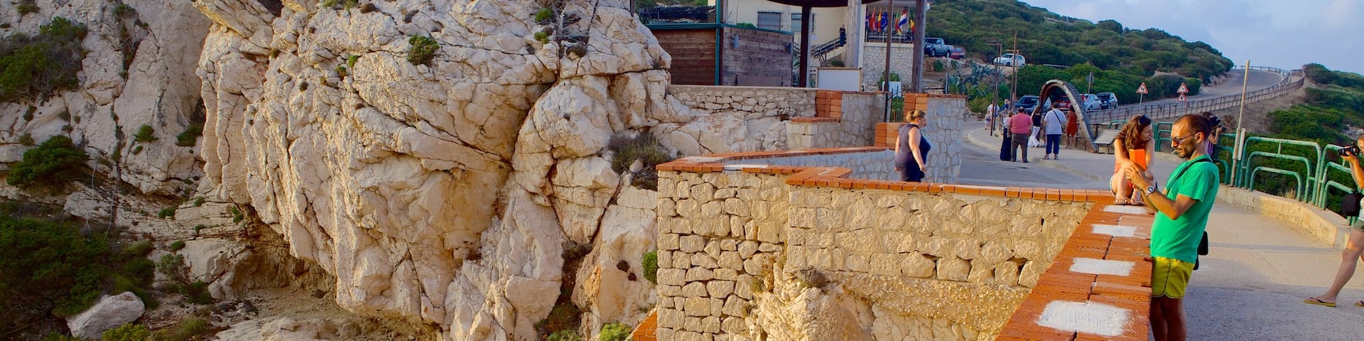 Capo Caccia showing views