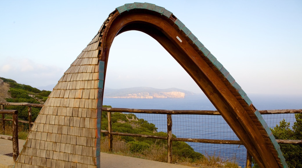 Capo Caccia mostrando vistas generales de la costa y arte al aire libre