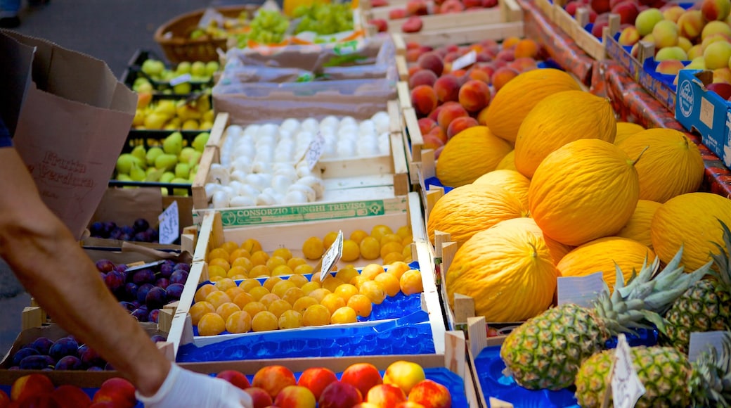 Catania showing food