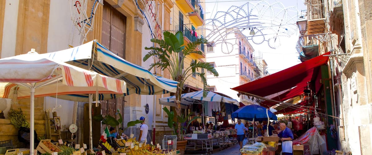 Il Capo Market featuring markets and street scenes