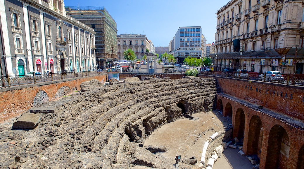 Anfiteatro romano mostrando una ruina