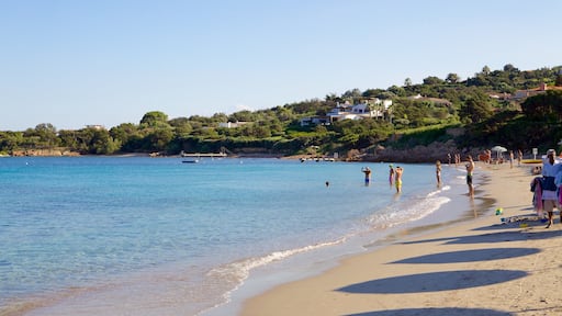 Romazzino Beach showing a beach