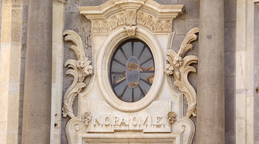 Catania Cathedral which includes heritage architecture and a church or cathedral