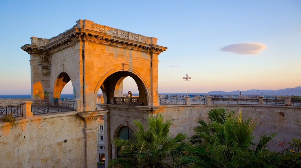 Bastione di San Remo che include architettura d\'epoca e castello