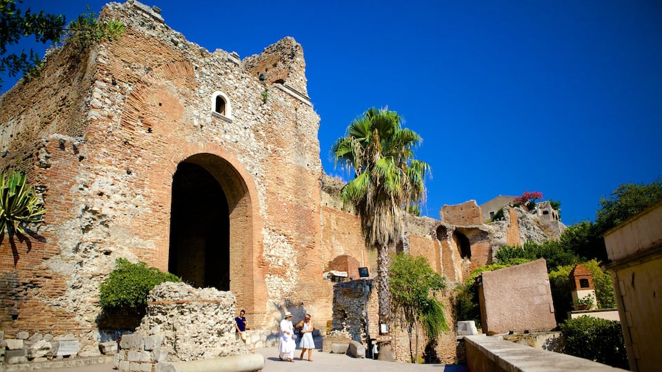 Teatro Antico di Taormina caracterizando uma ruína e arquitetura de patrimônio