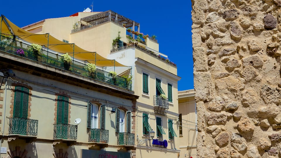 Alghero showing heritage architecture and a house