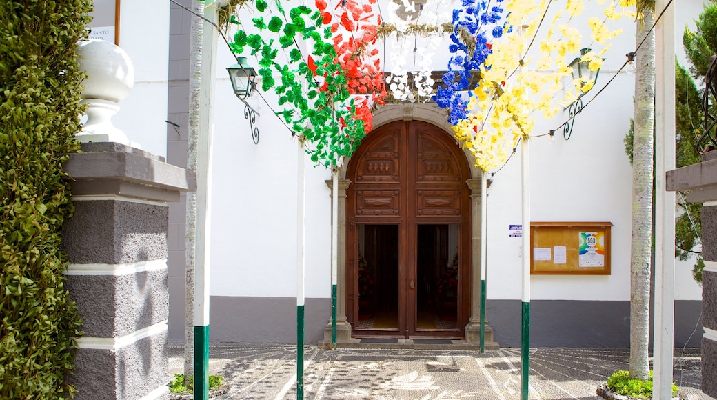 Sao Vicente showing a church or cathedral