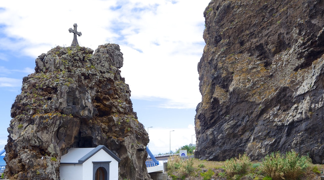 São Vicente inclusief een kerk of kathedraal en religieuze elementen