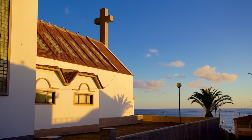 Paul do Mar mit einem religiöse Elemente und Kirche oder Kathedrale