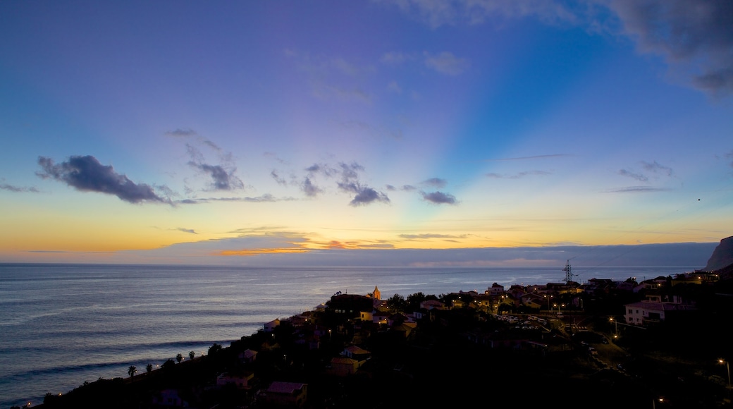 Paul do Mar showing a sunset and a coastal town