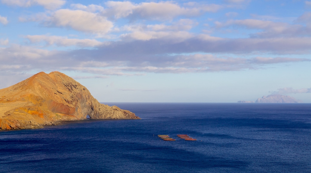 Sao Lourenco Point featuring rugged coastline and mountains