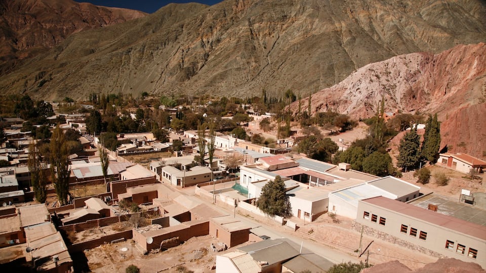 Jujuy mostrando una pequeña ciudad o aldea