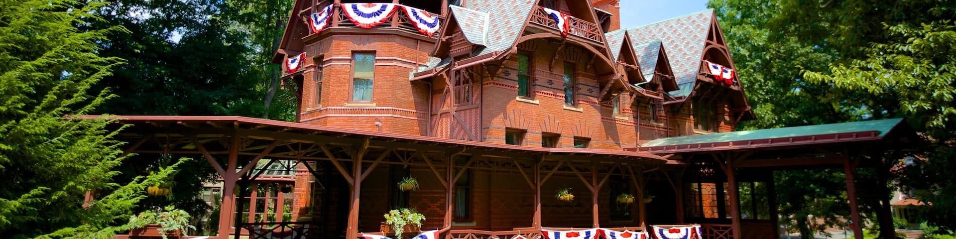 Mark Twain House featuring a house and heritage architecture