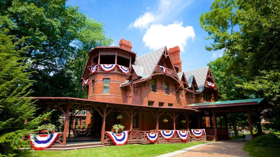 Mark Twain House featuring a house and heritage architecture