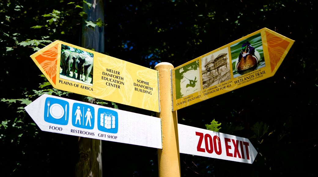 Roger Williams Park Zoo mit einem Zootiere und Beschilderung