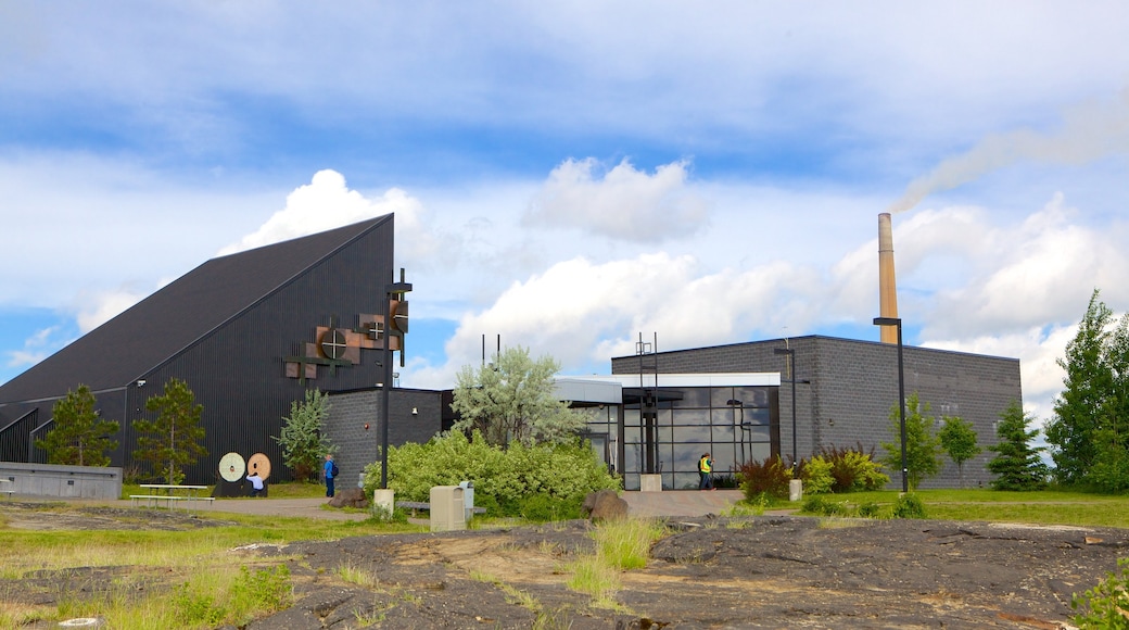 Dynamic Earth