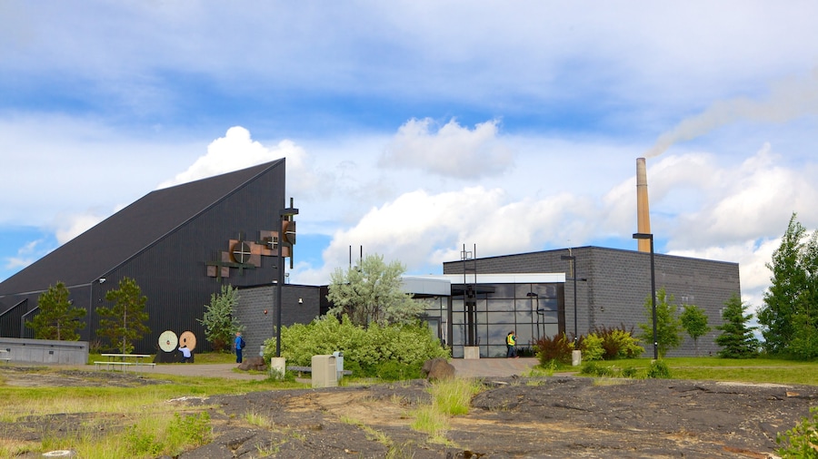 Dynamic Earth