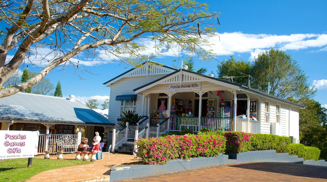 Montville featuring a house