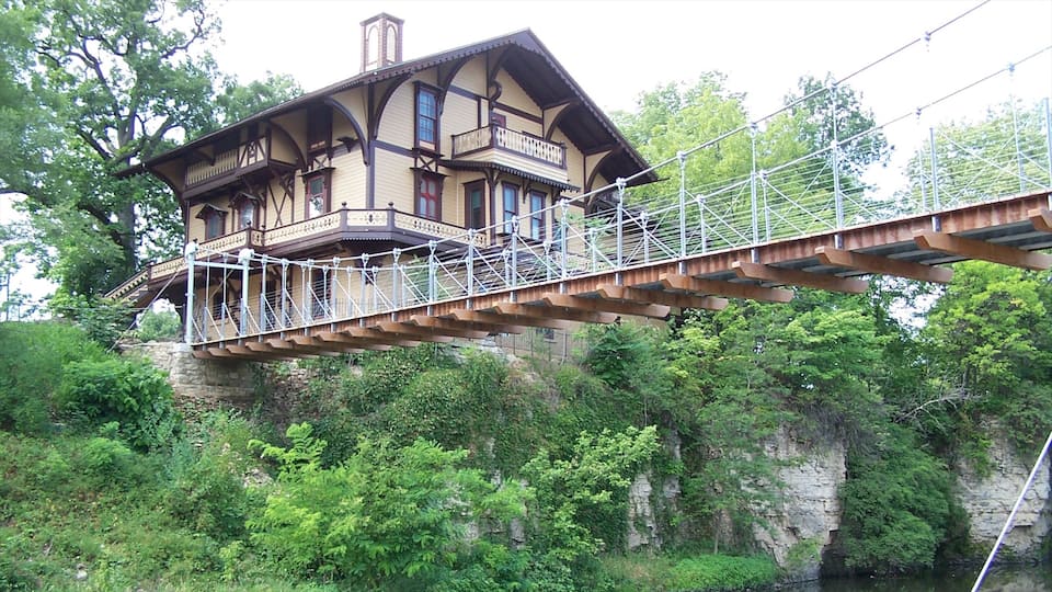 Rockford que incluye una casa, un puente y patrimonio de arquitectura