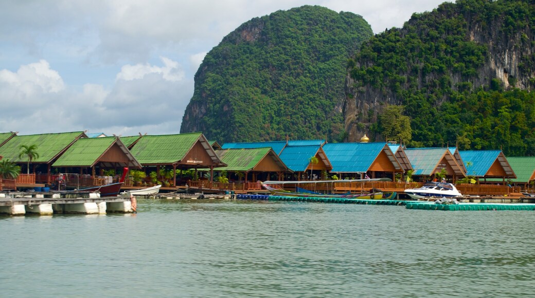 Phang Nga toont een kuststadje, algemene kustgezichten en varen