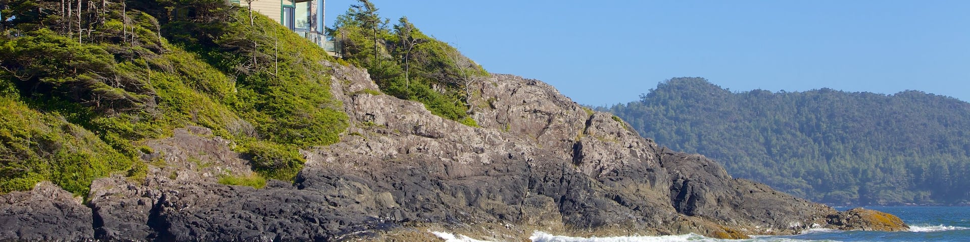 Chesterman Beach featuring rocky coastline and general coastal views