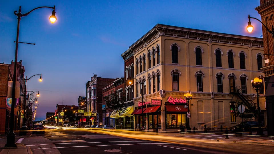 La Crosse qui includes ville et scènes de nuit