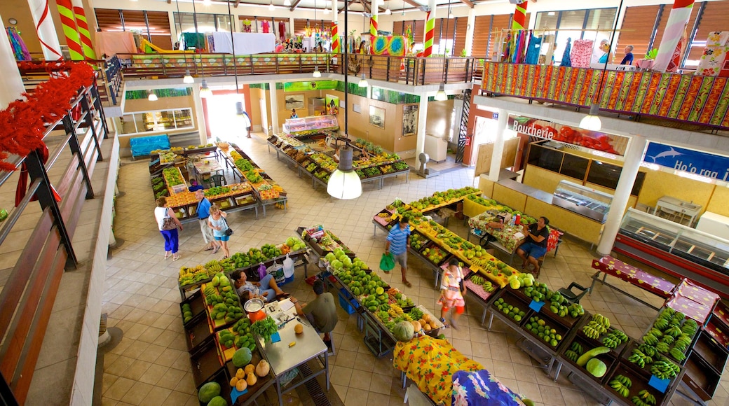 Uturoa which includes markets, food and interior views