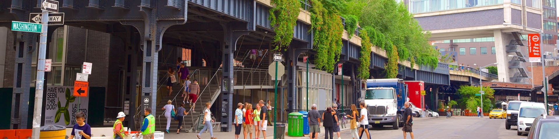 The High Line Park showing street scenes, a city and a garden