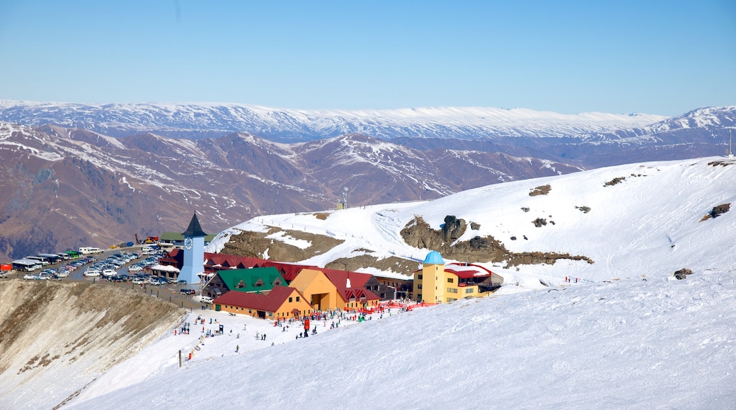 Cardrona Alpine Resort showing landscape views and snow