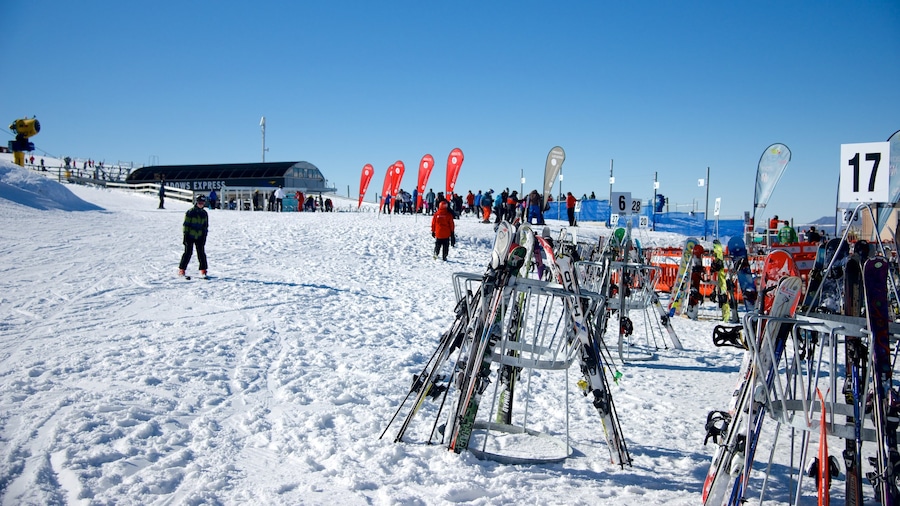 Coronet Peak-skigebied toont sneeuw