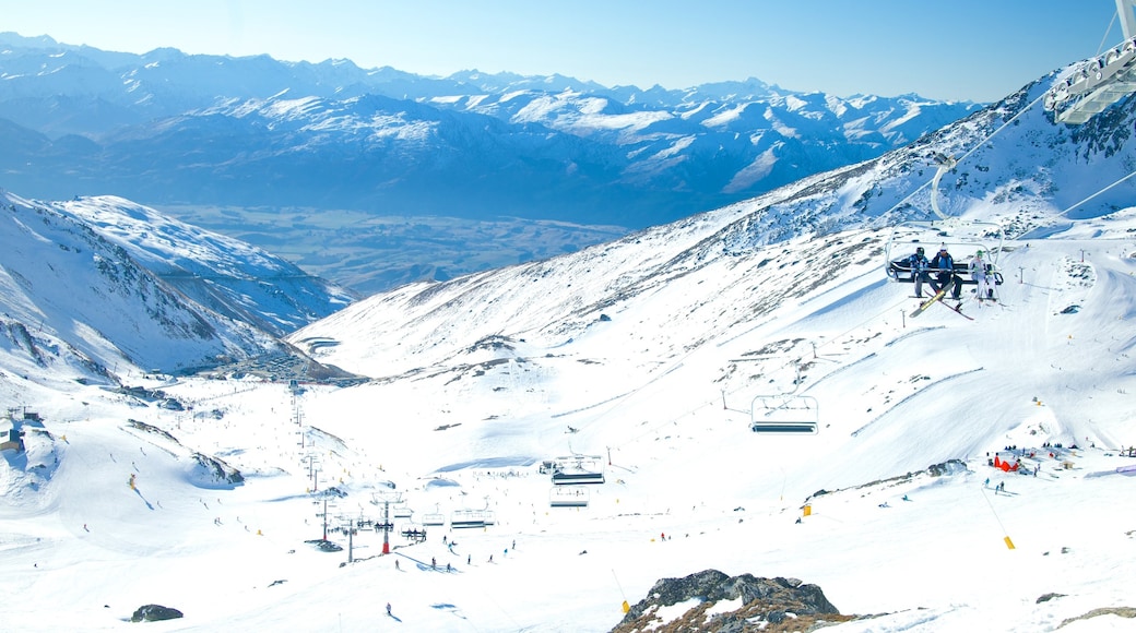 The Remarkables Ski Area showing a gondola, landscape views and snow