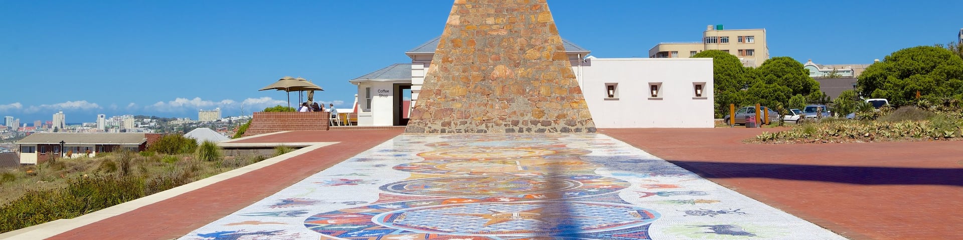 Cap-Est mettant en vedette art en plein air