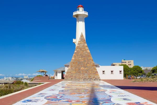 Cap-Est mettant en vedette art en plein air