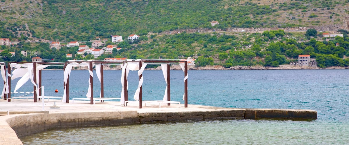 Copacabana Beach showing a lake or waterhole