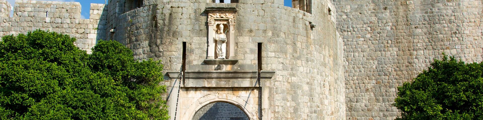 Pile Gate showing heritage architecture and château or palace