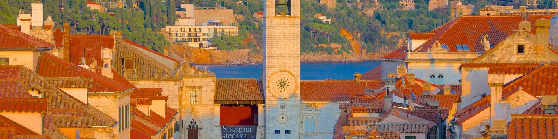 Stradun showing a city, heritage architecture and a church or cathedral